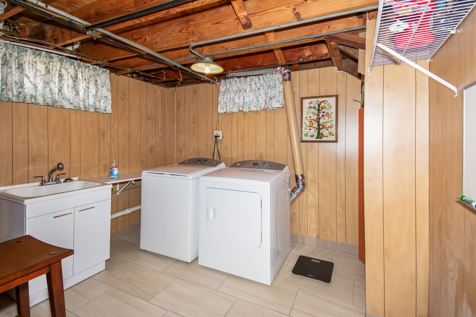 2110 E Oakland Avenue Property Photo 39
