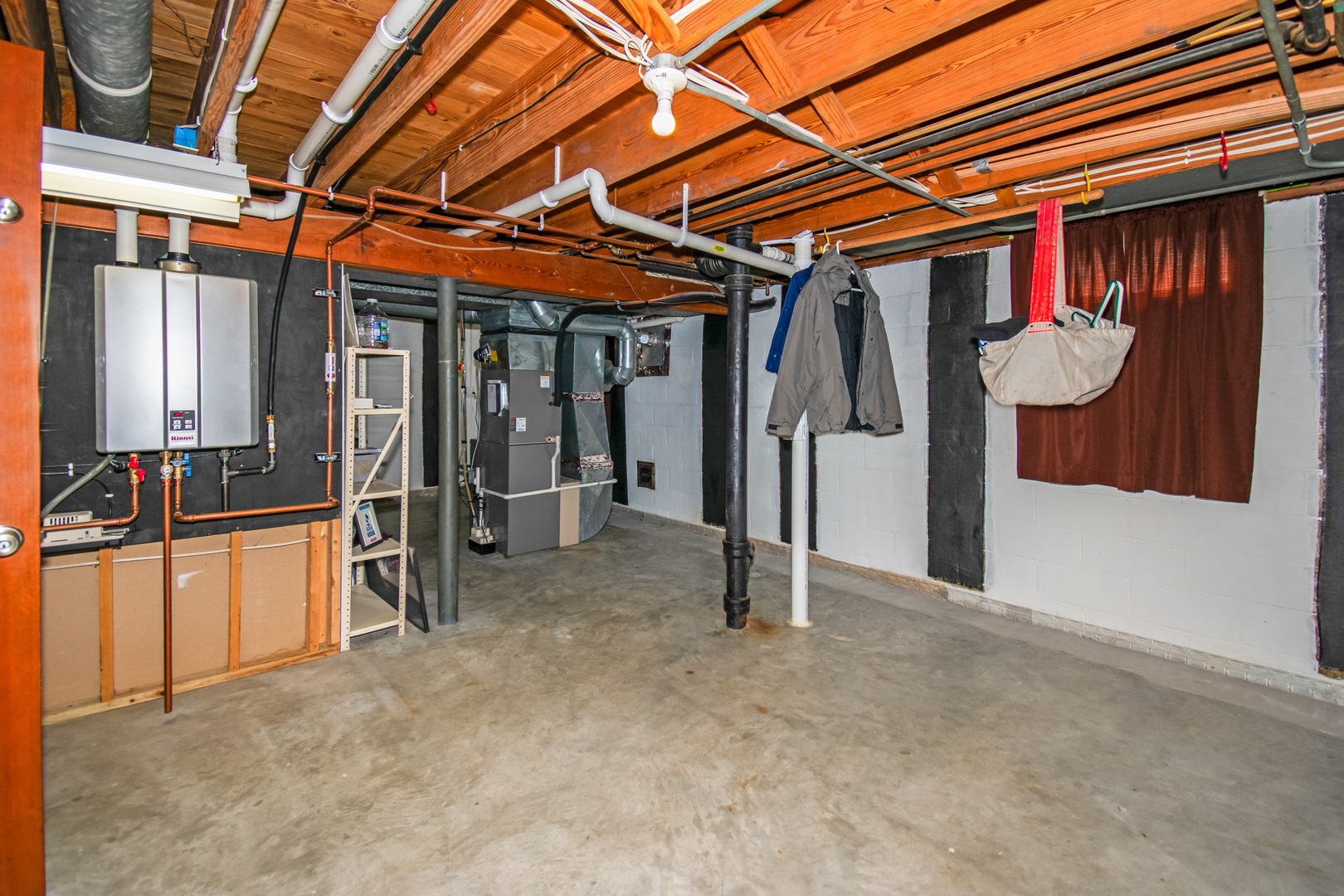 2110 E Oakland Avenue Property Photo 40