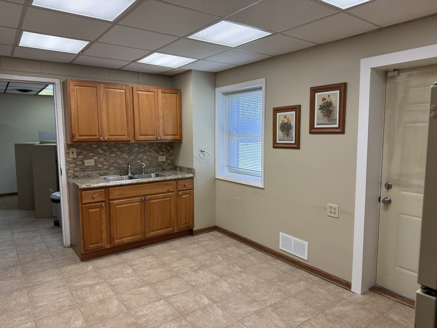 12589468 Property Photo 16