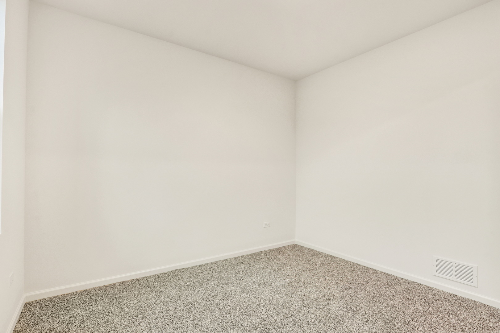 10017 Edgebrook Lane Property Photo 4