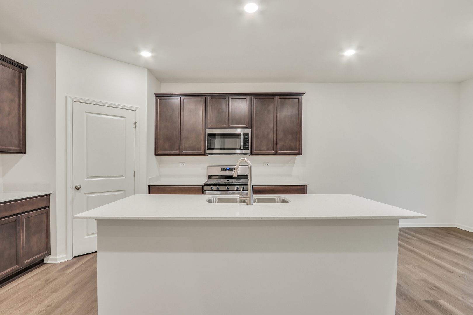 10017 Edgebrook Lane Property Photo 7