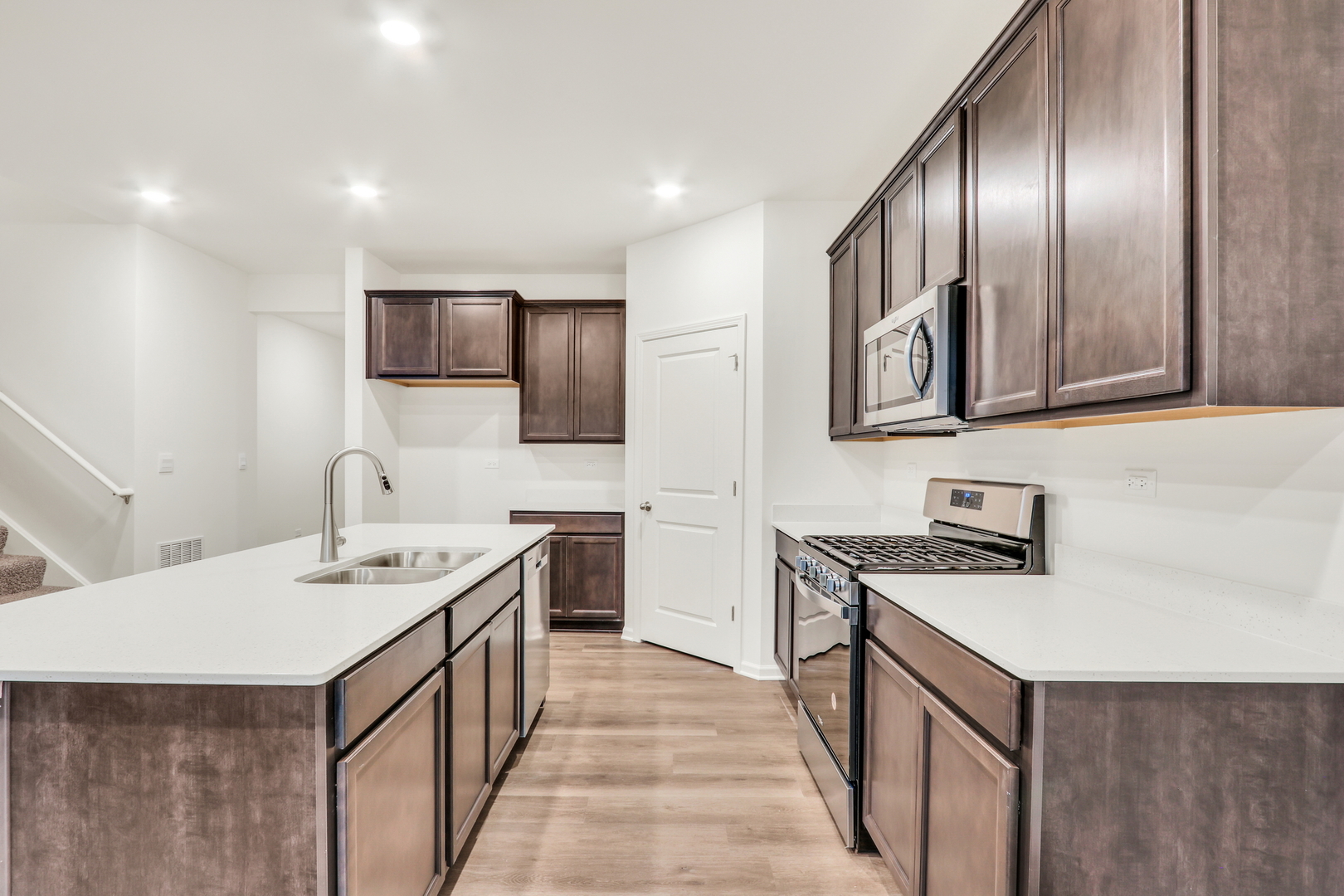 10017 Edgebrook Lane Property Photo 8