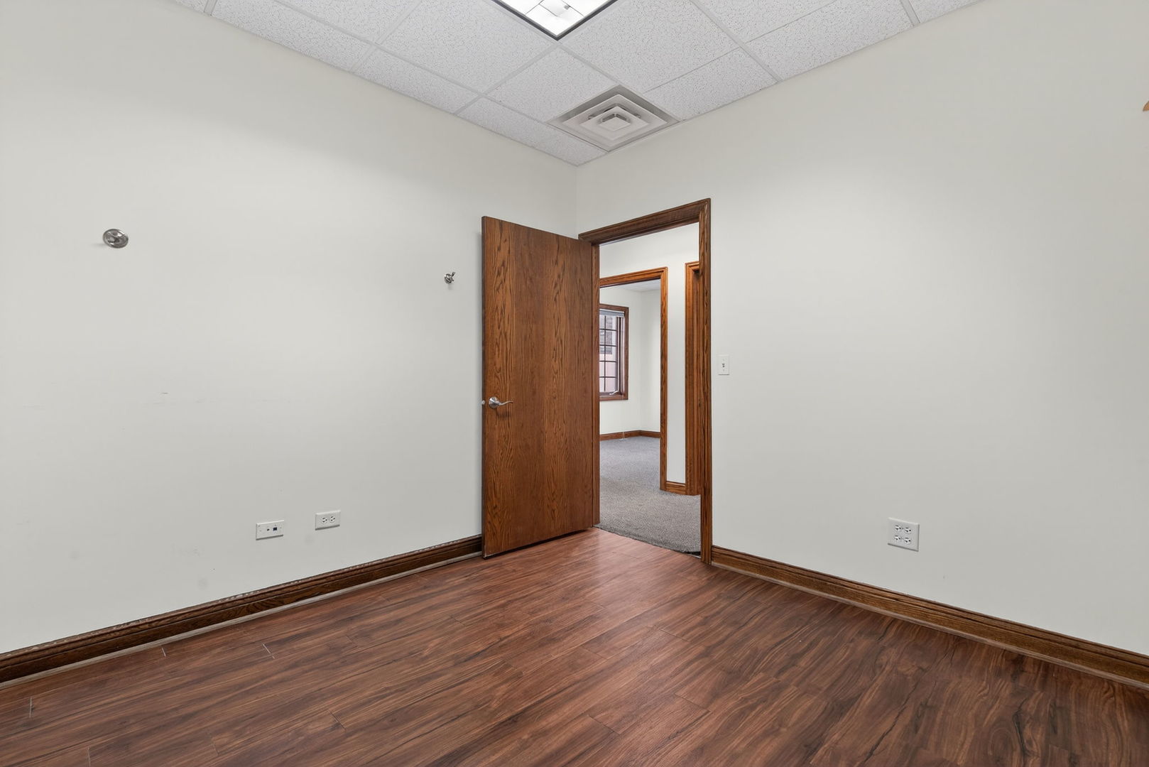 32 Uno Circle A-b Property Photo 9