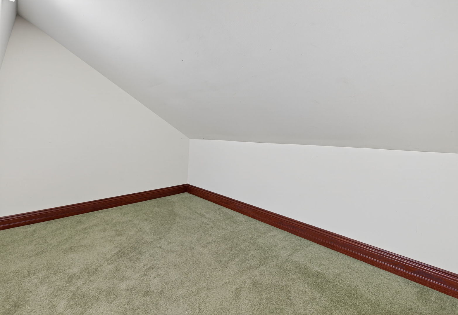 32 Uno Circle A-b Property Photo 16