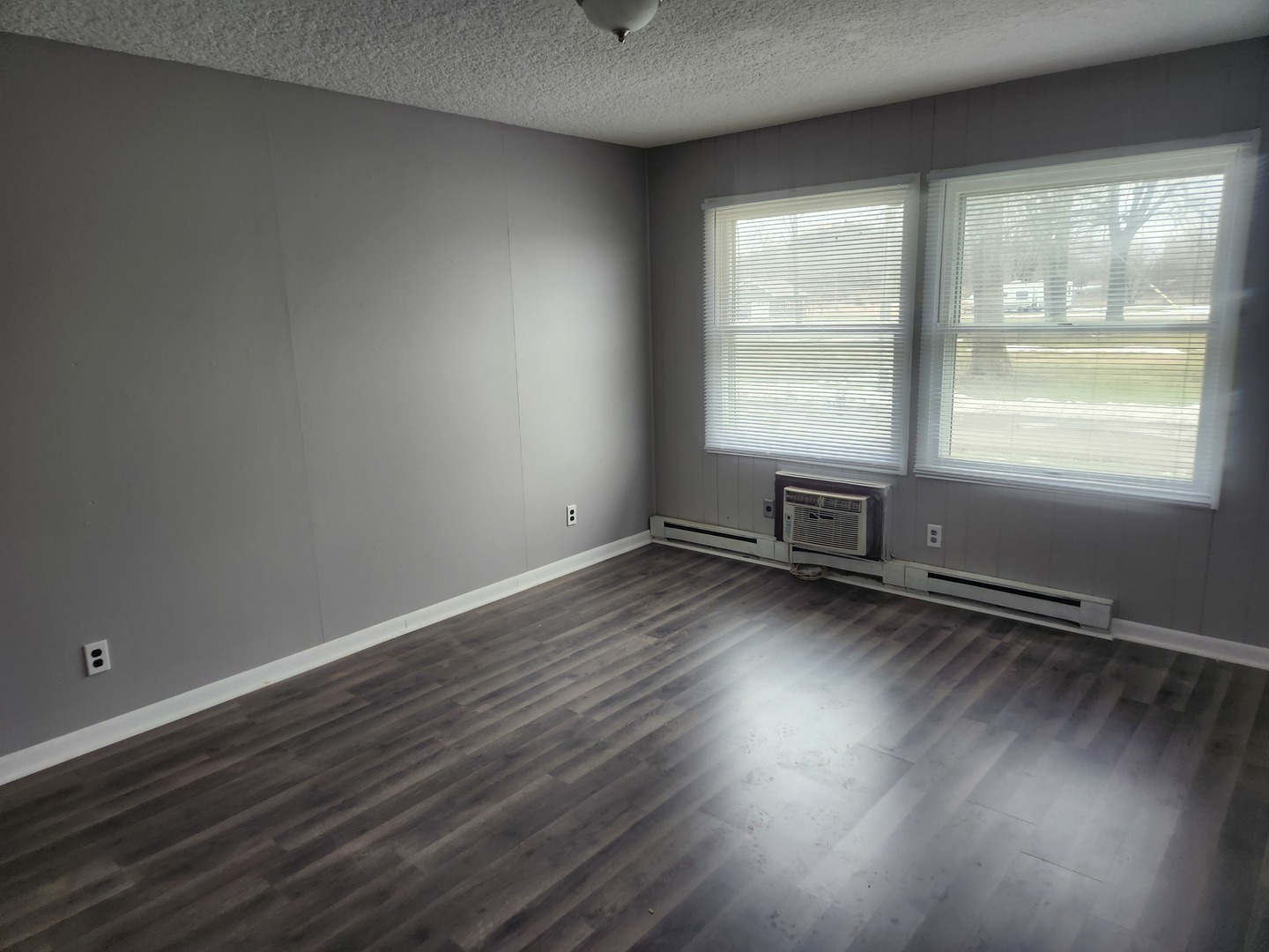 201-203 S Maple Street Property Photo 9
