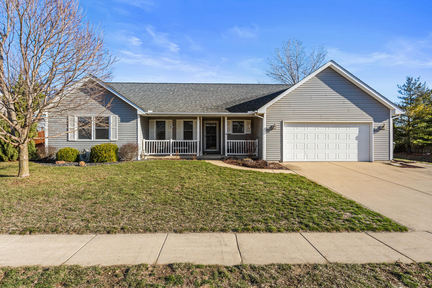 1202 Edgeview Drive Property Photo 1