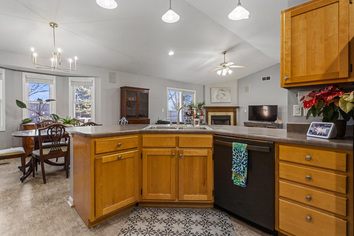 1202 Edgeview Drive Property Photo 16