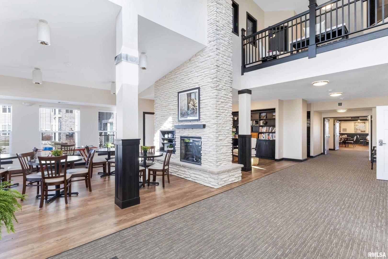 2592 Middle Road 206 Property Photo 8
