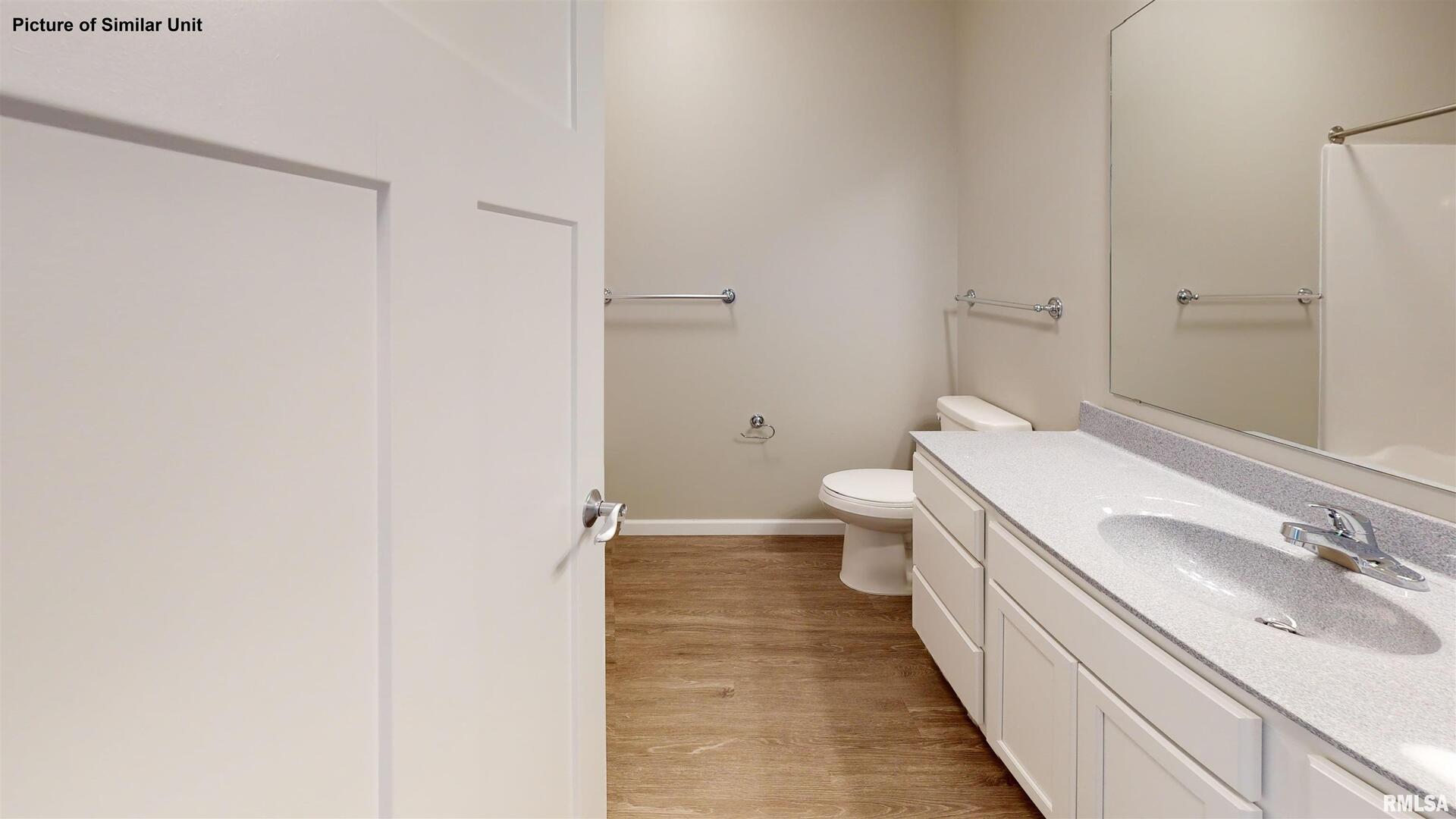 2592 Middle Road 206 Property Photo 13