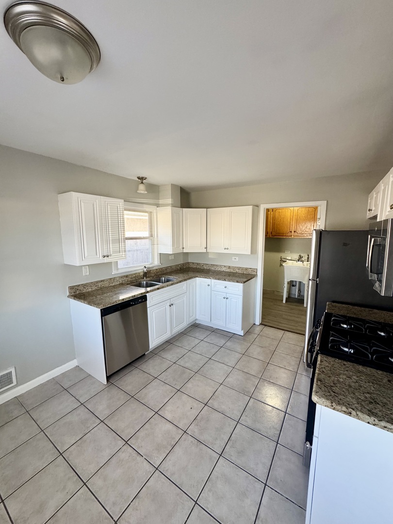 7609 Lockwood Avenue Property Photo 4