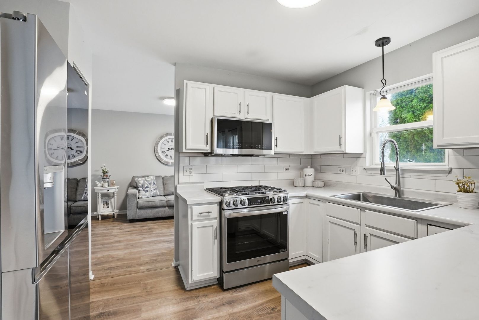 1919 Spring Ridge Drive Property Photo 8