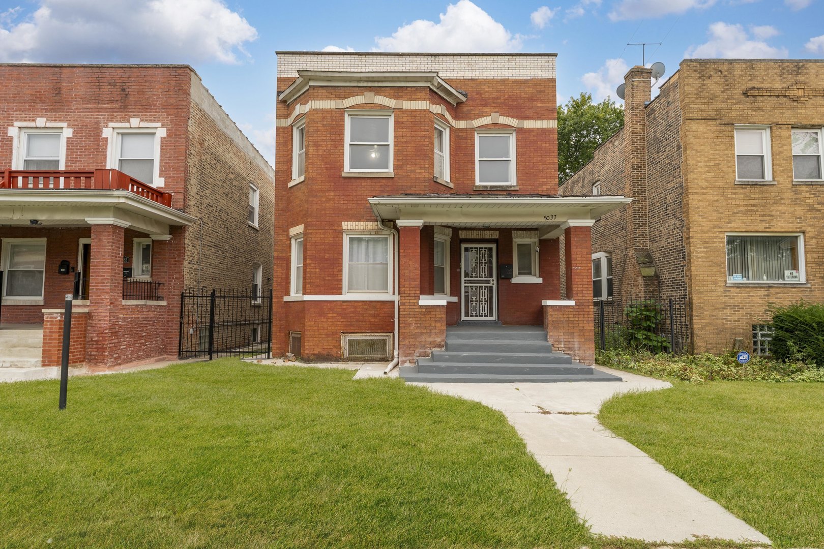 5037 W West End Avenue Property Photo 1