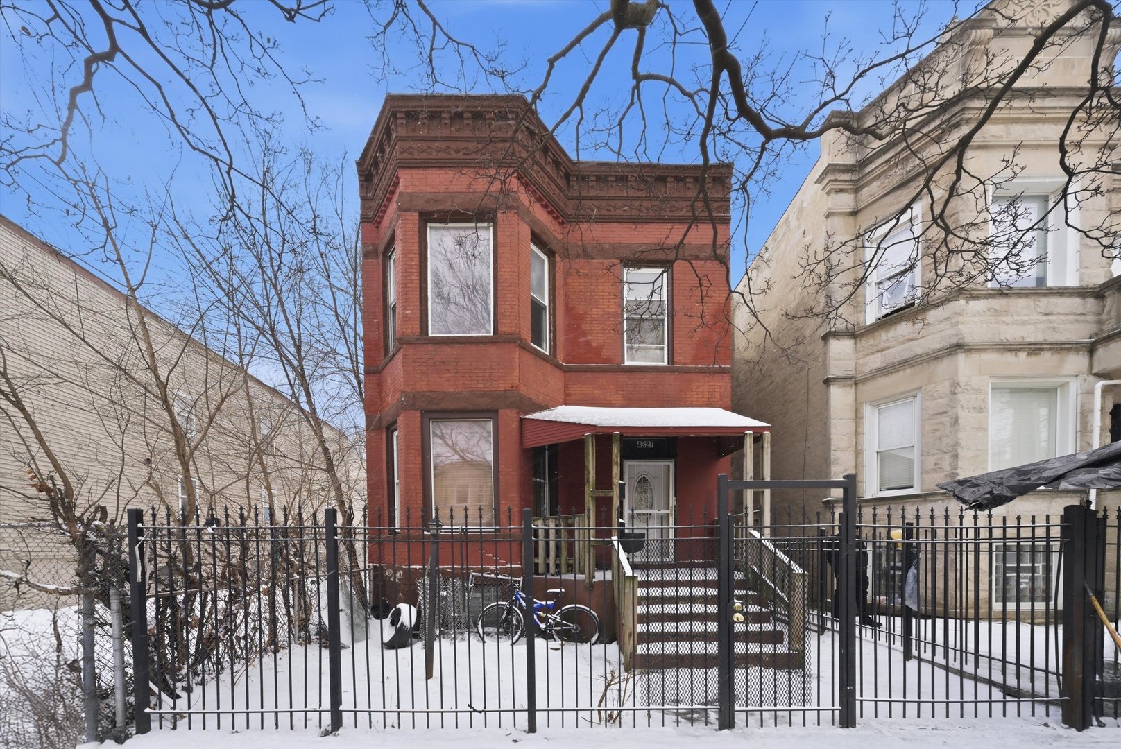 4327 W Monroe Street Property Photo 1