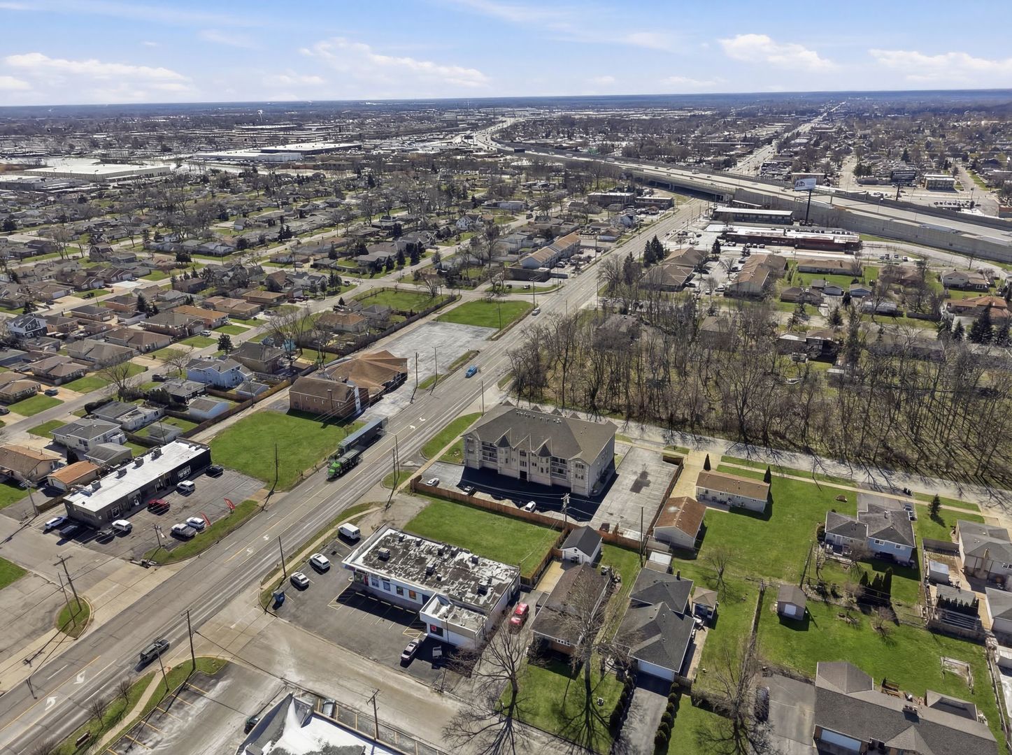 8404 S Roberts Road Property Photo 4