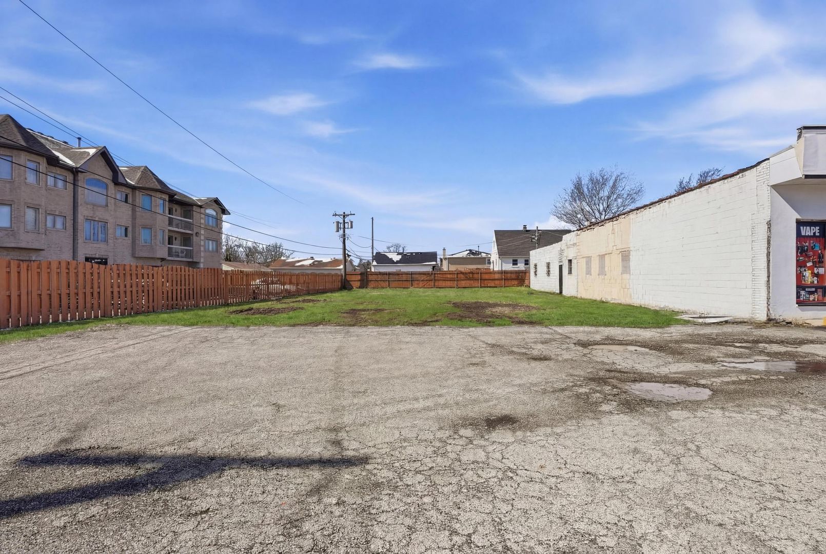 8404 S Roberts Road Property Photo 10