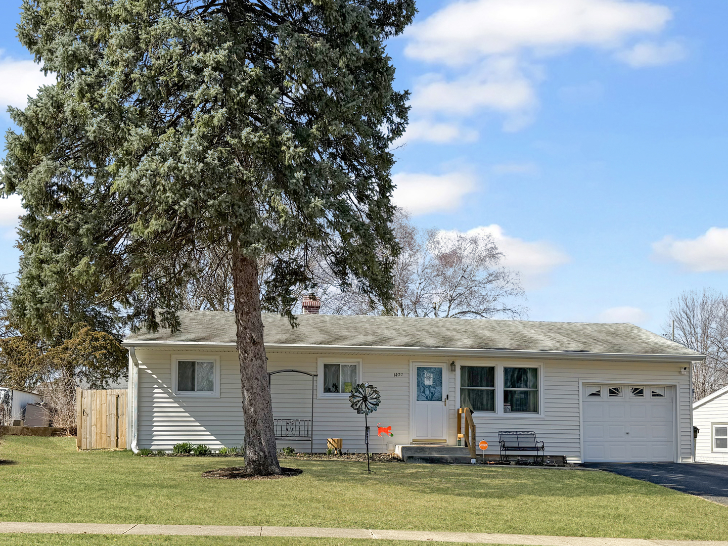 1427 Mark Drive Property Photo 1