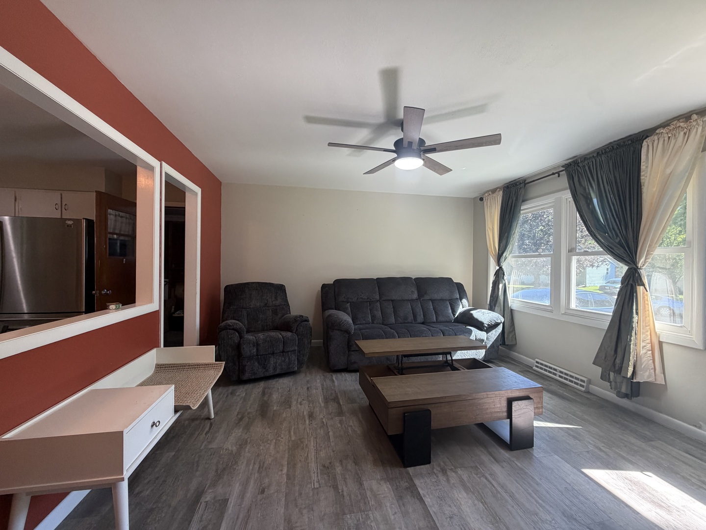1427 Mark Drive Property Photo 2