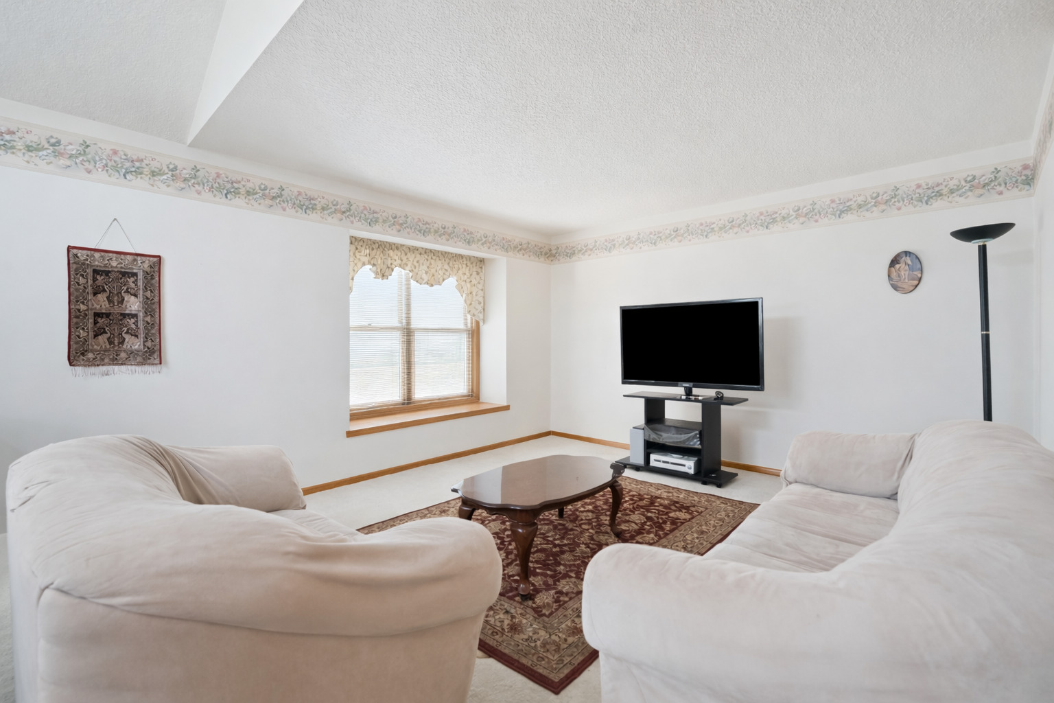 3222 Tower Court Property Photo 4