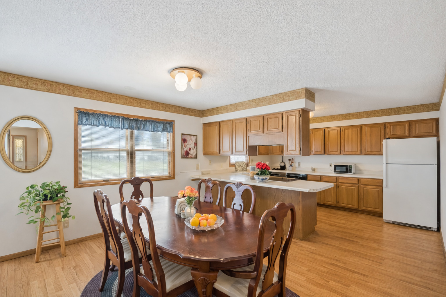 3222 Tower Court Property Photo 8