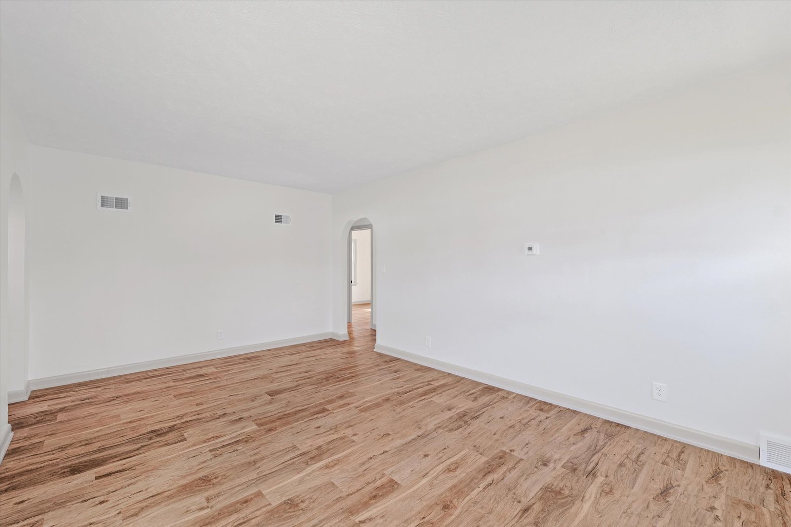 619 E 11th Street Property Photo 5