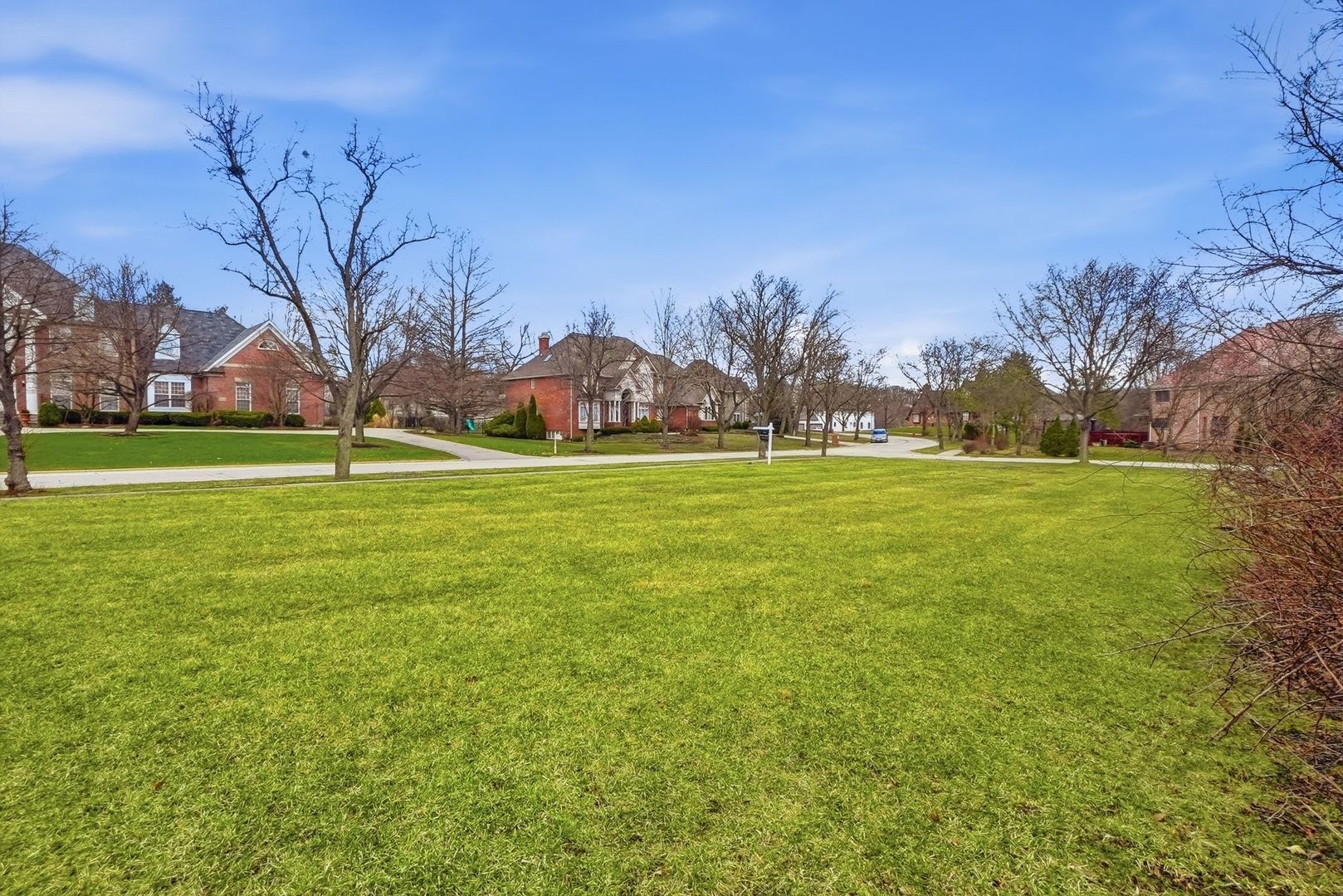 9045 Turnberry Drive Property Photo 4