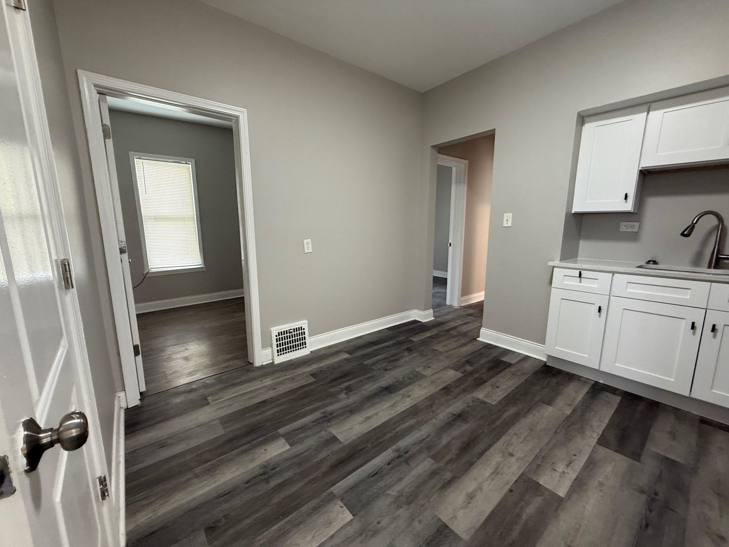 7436 S Langley Avenue Property Photo 2