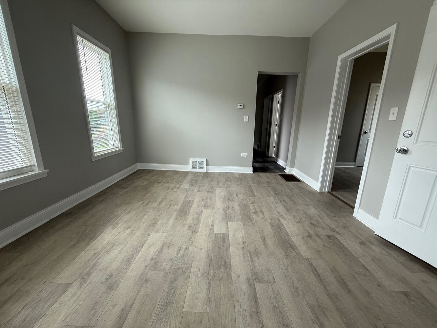 7436 S Langley Avenue Property Photo 9