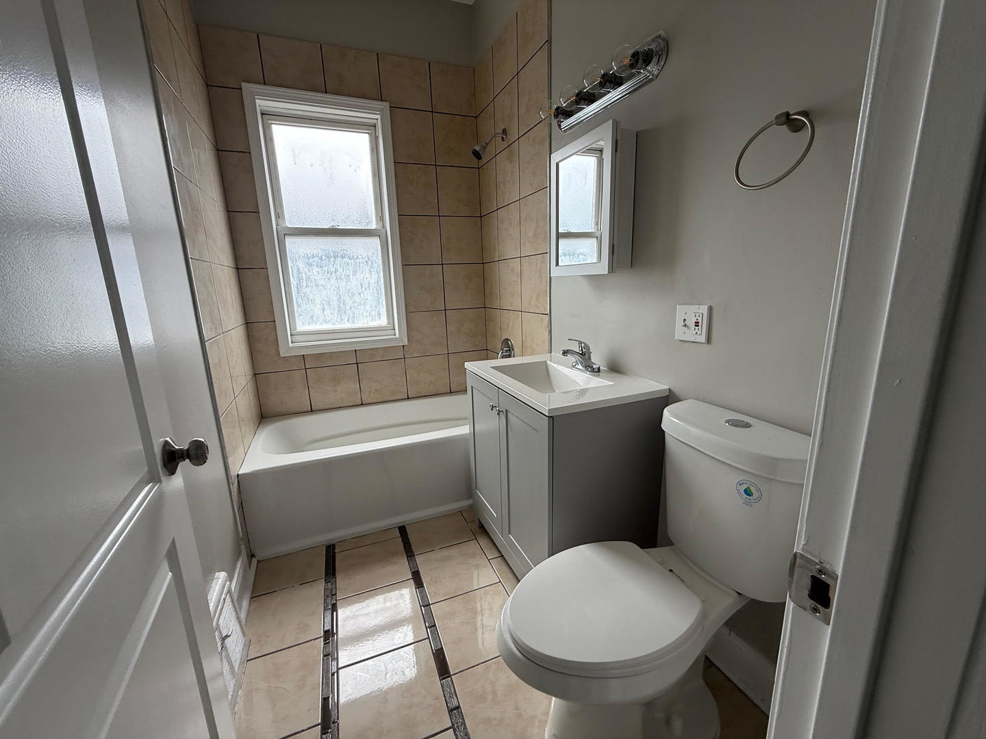 7436 S Langley Avenue Property Photo 11