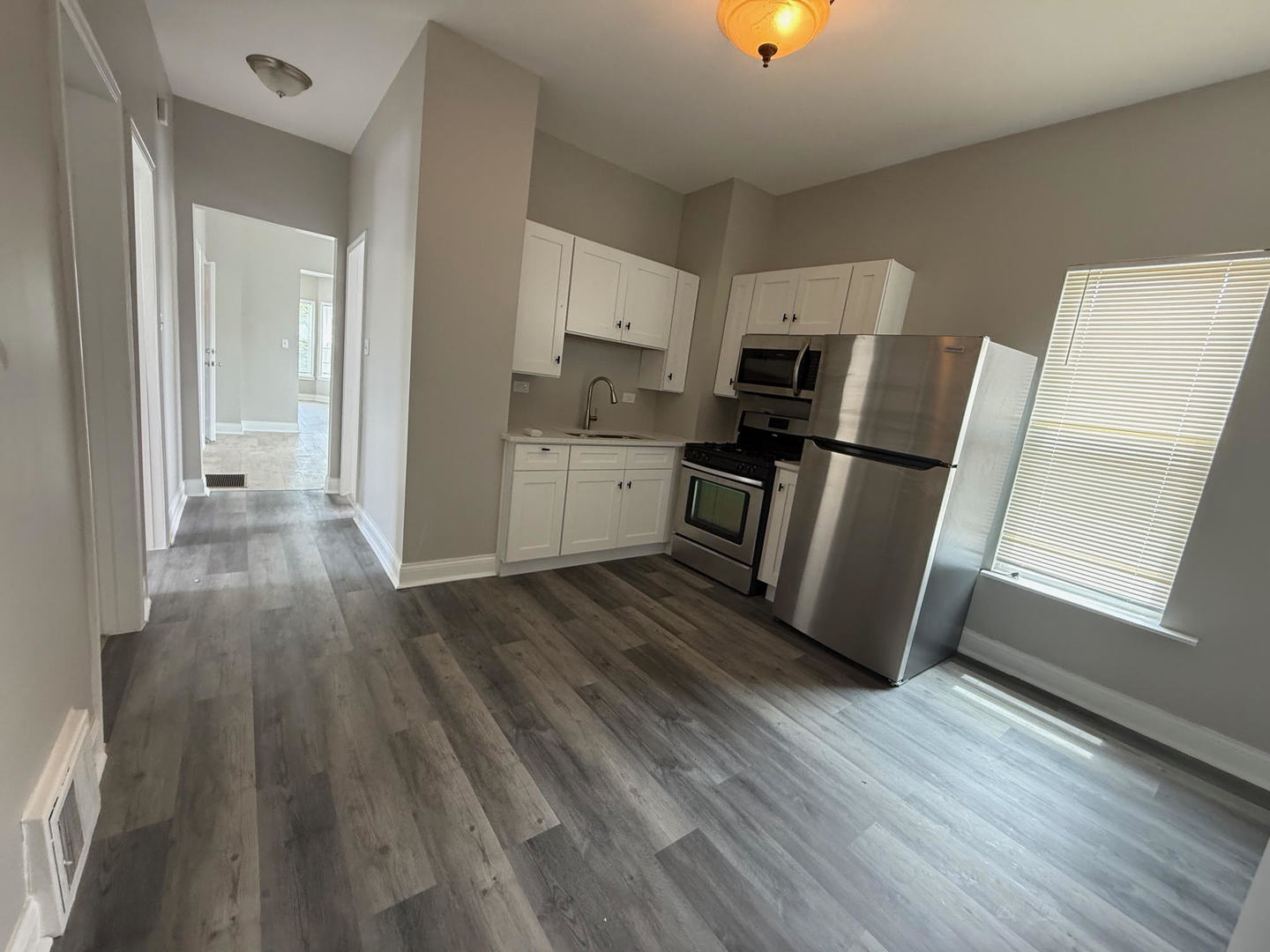 7436 S Langley Avenue Property Photo 14