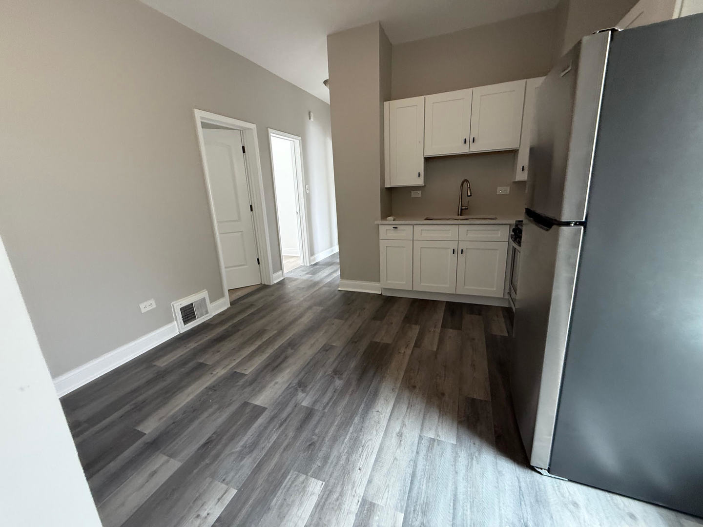 7436 S Langley Avenue Property Photo 16