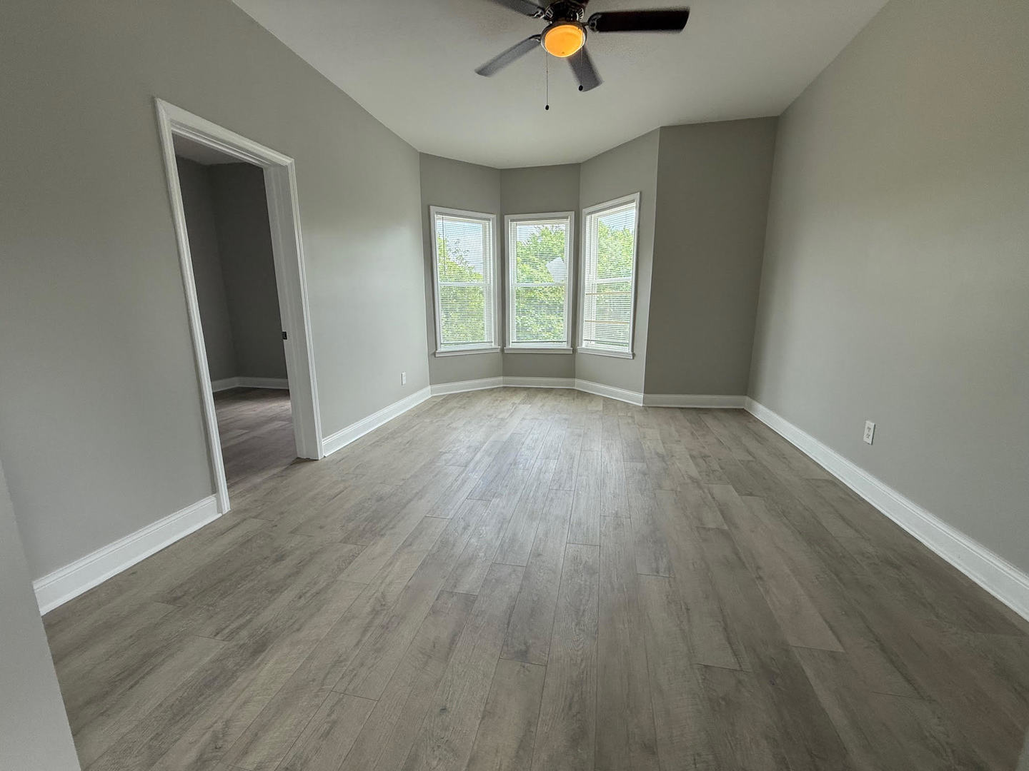 7436 S Langley Avenue Property Photo 17