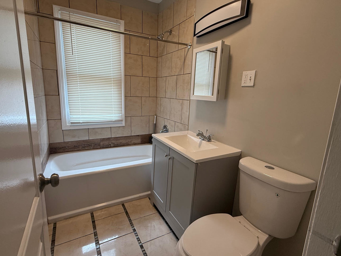 7436 S Langley Avenue Property Photo 24