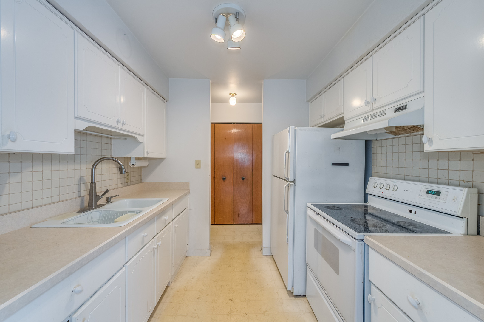 222 Madison Street 214 Property Photo 13