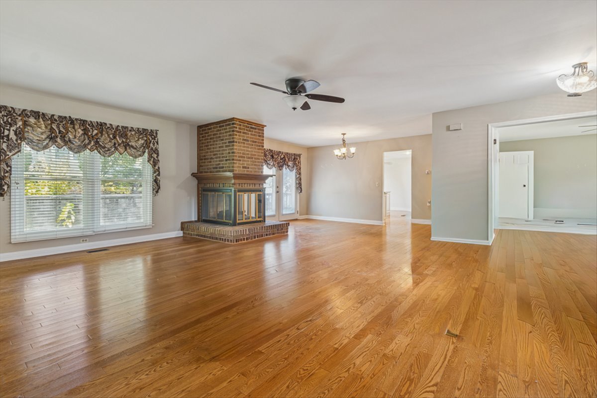 417 River Bluff Circle Property Photo 2