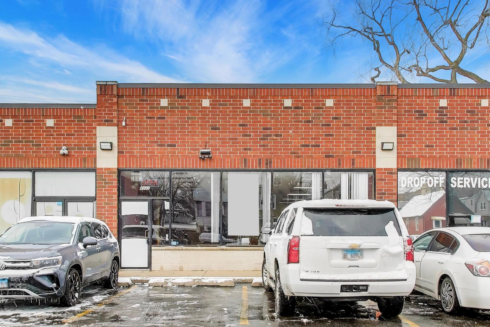 4916 N Pulaski Road Property Photo 4