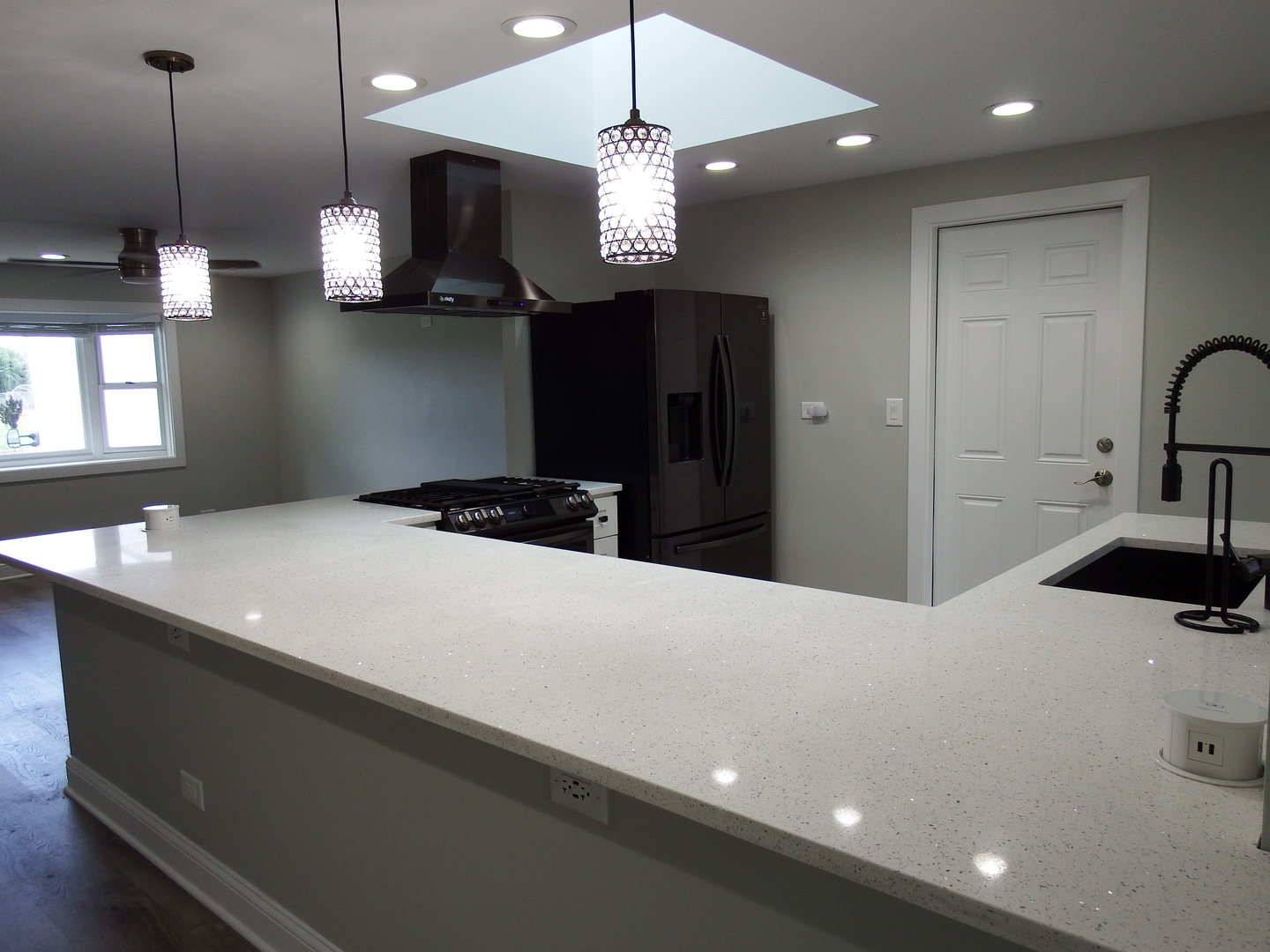 1109 W Weathersfield Way Property Photo 14