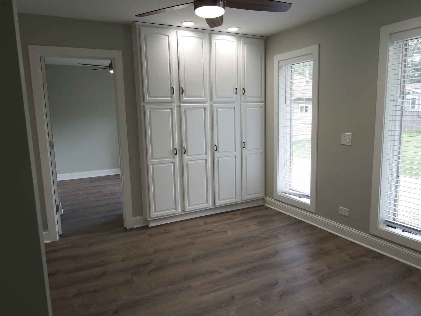 1109 W Weathersfield Way Property Photo 23