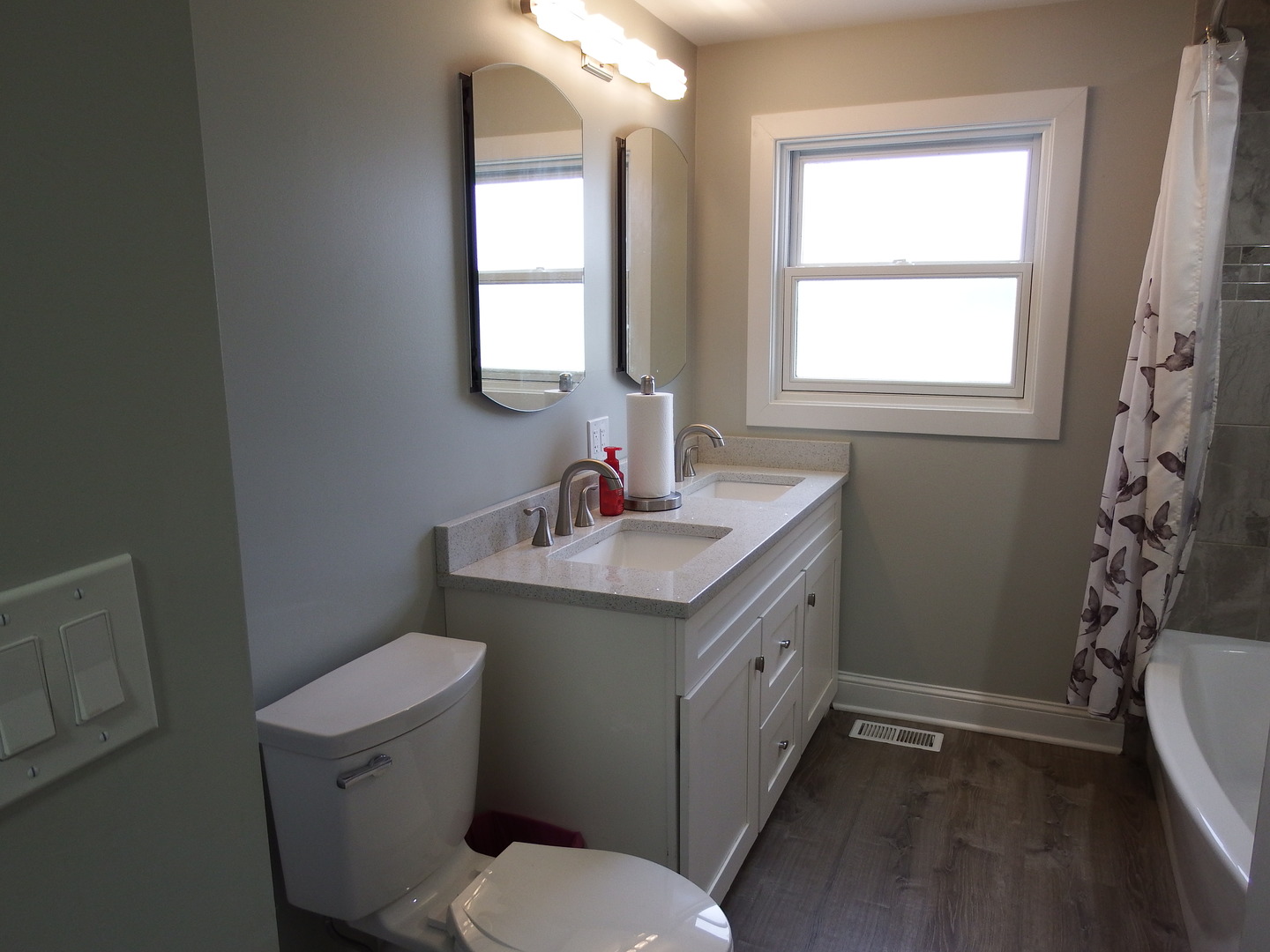 1109 W Weathersfield Way Property Photo 33
