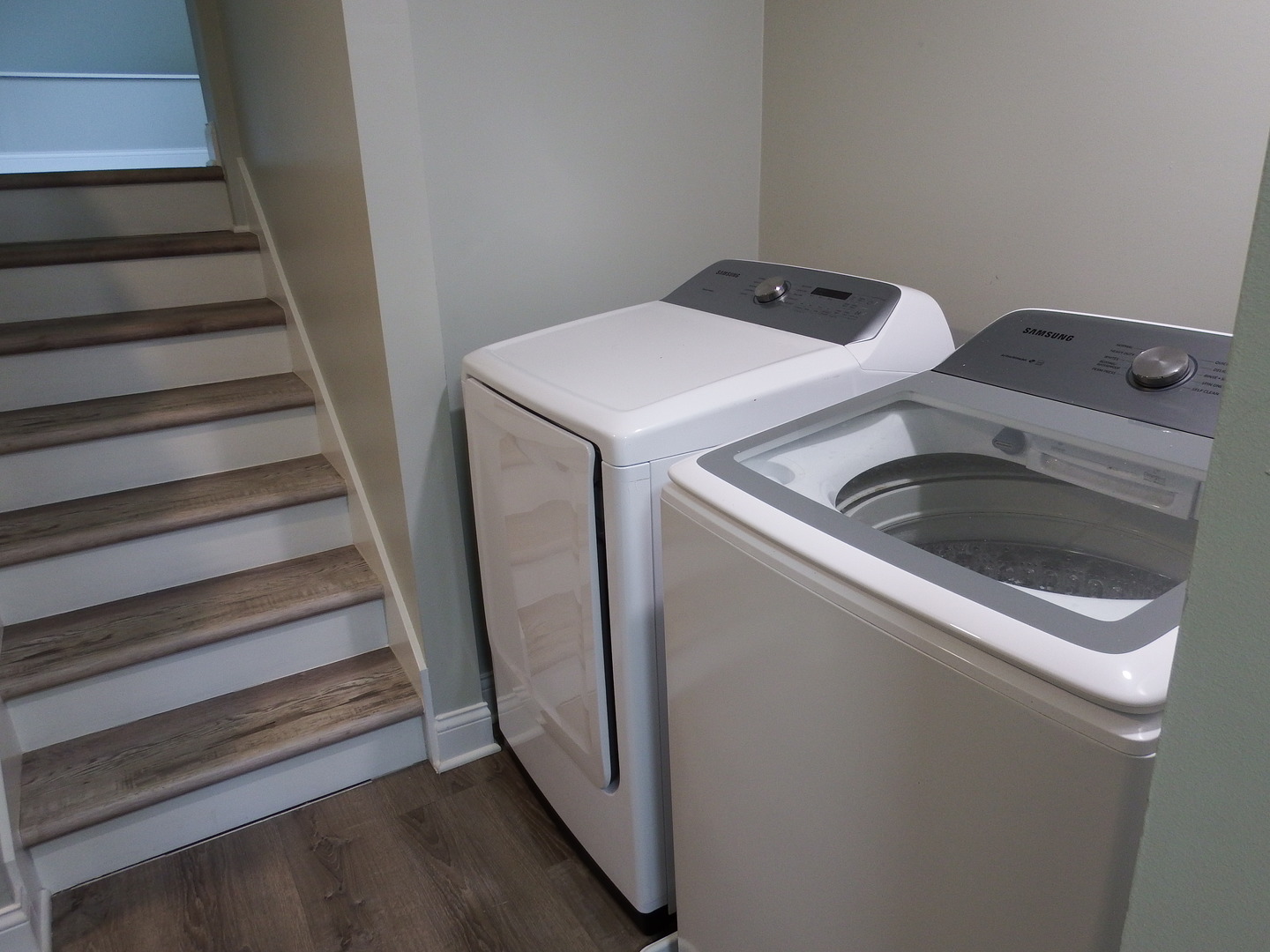 1109 W Weathersfield Way Property Photo 43