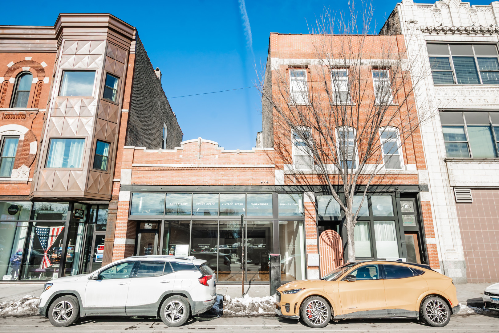 2712 W North Avenue Property Photo 1