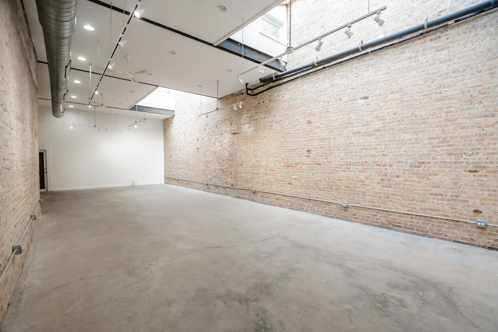 2712 W North Avenue Property Photo 6
