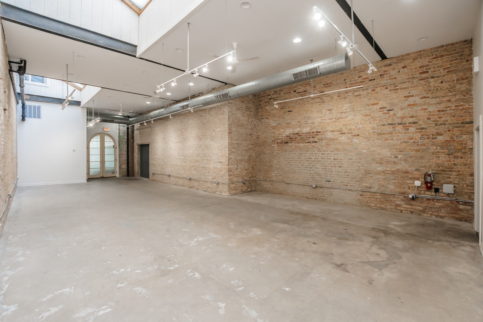 2712 W North Avenue Property Photo 7