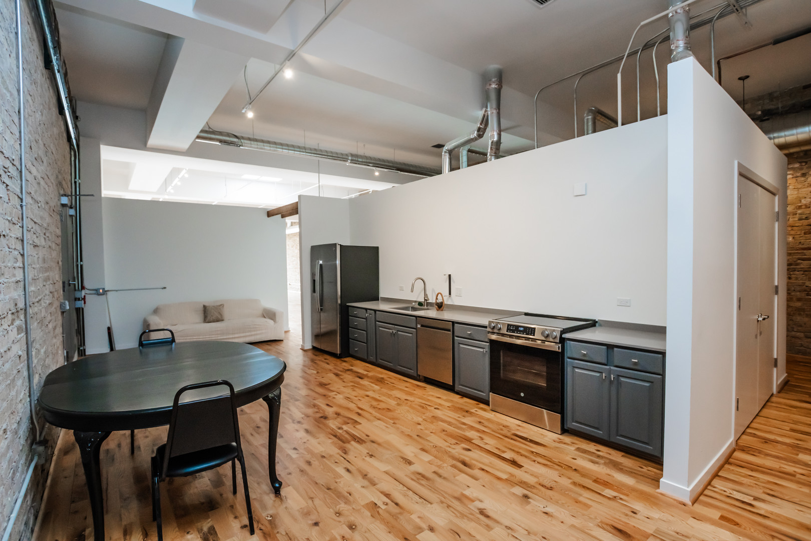2712 W North Avenue Property Photo 11