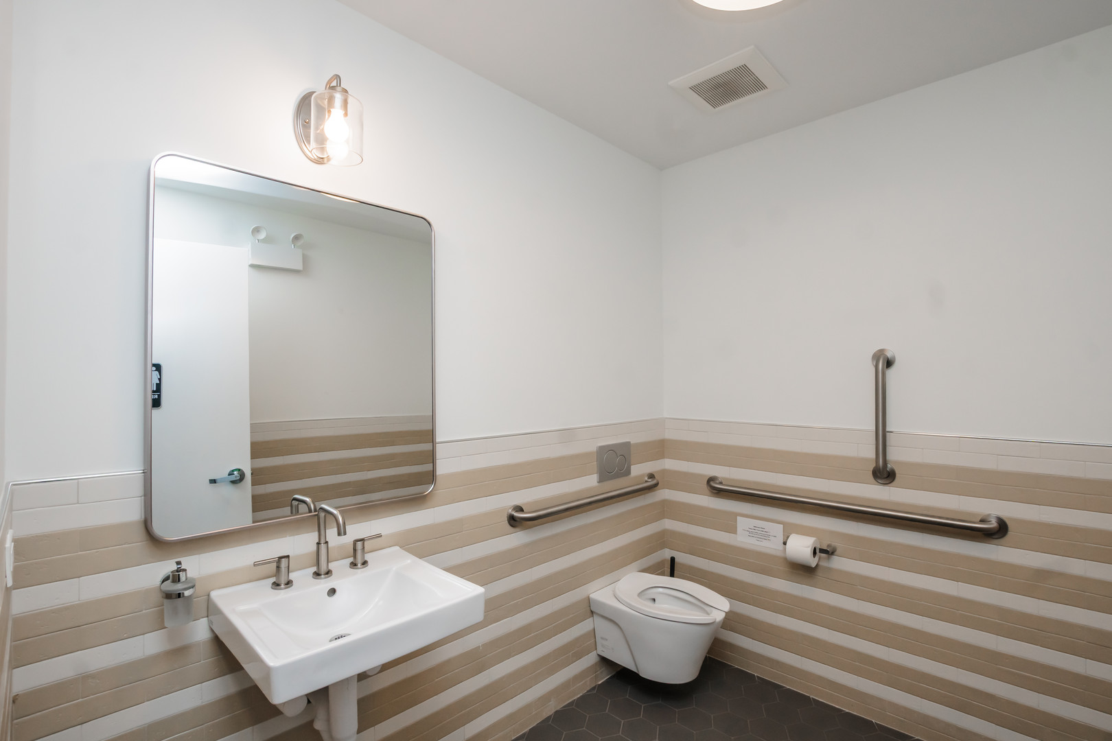 2712 W North Avenue Property Photo 20