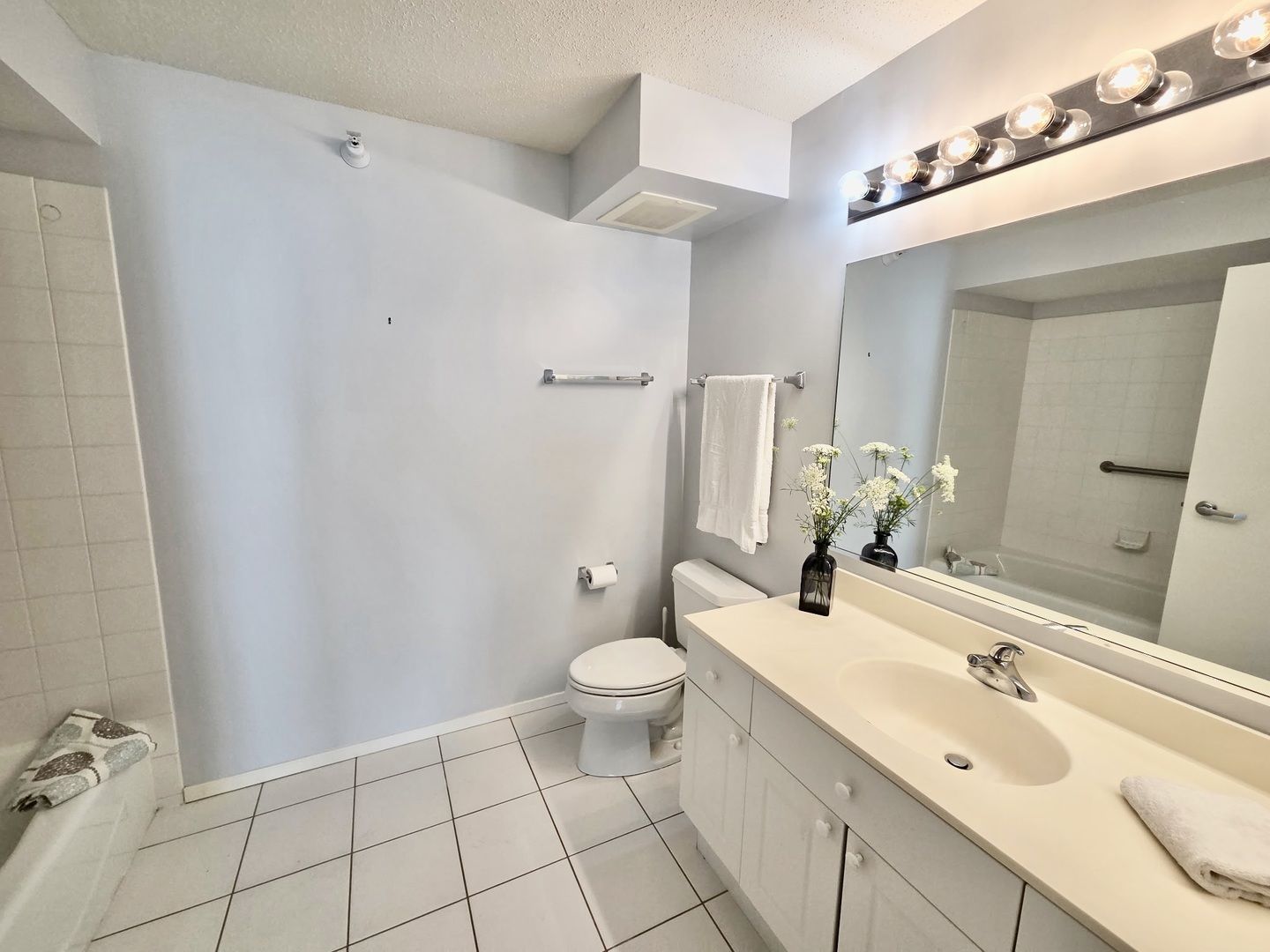 1720 Maple Avenue 910 Property Photo 17