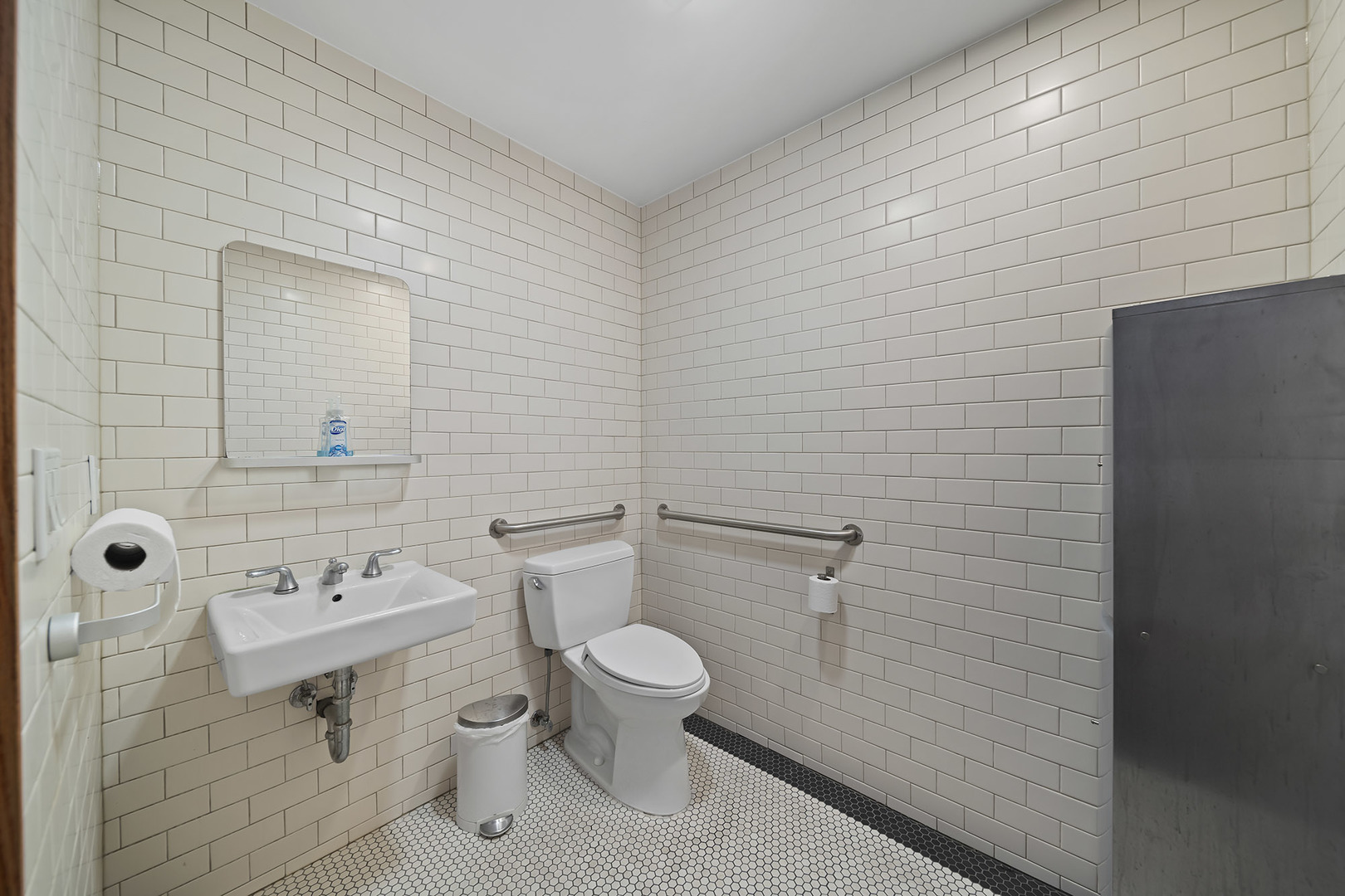 1608 W Cornelia Avenue Property Photo 17