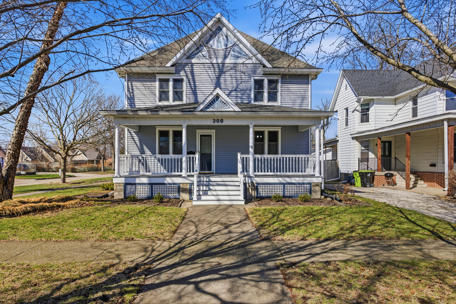 300 E Maple Street Property Photo 1