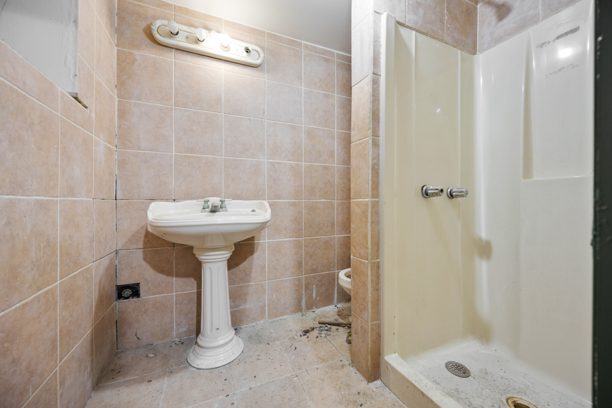 3143 S Giles Avenue Property Photo 23