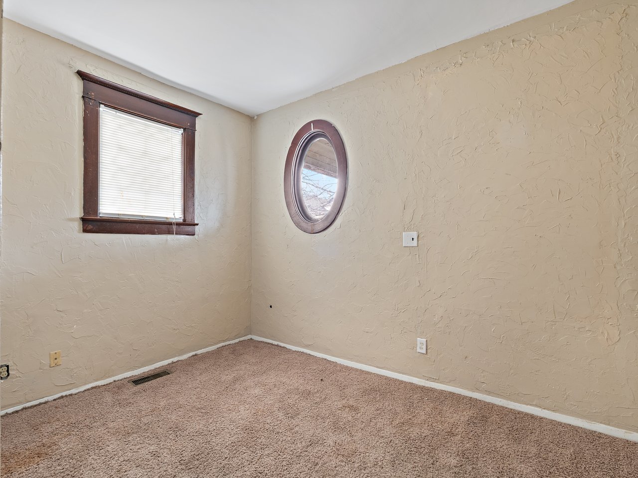 1546 12th Avenue Property Photo 6