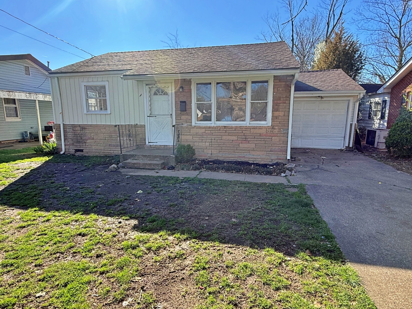 1611 Ferry Street Property Photo 1